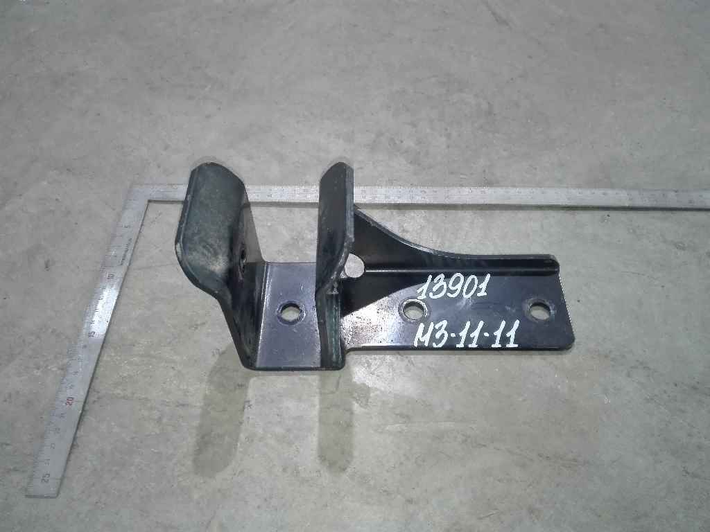 ответная часть замка кабины левая б/у - 1